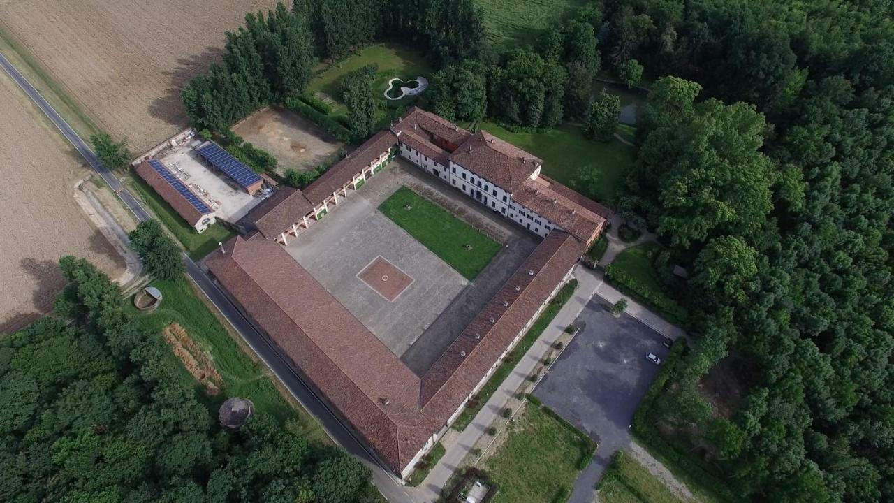 Agriturismo Cascina Farisengo Stagno Lombardo Exteriör bild